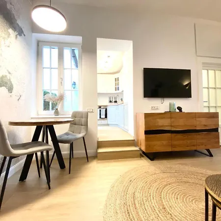 10 Council Square Apartment *