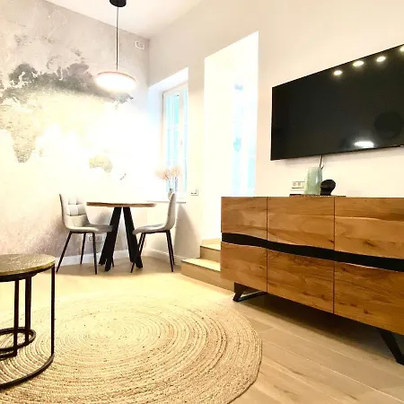 Apartment 10 Council Square Brasov